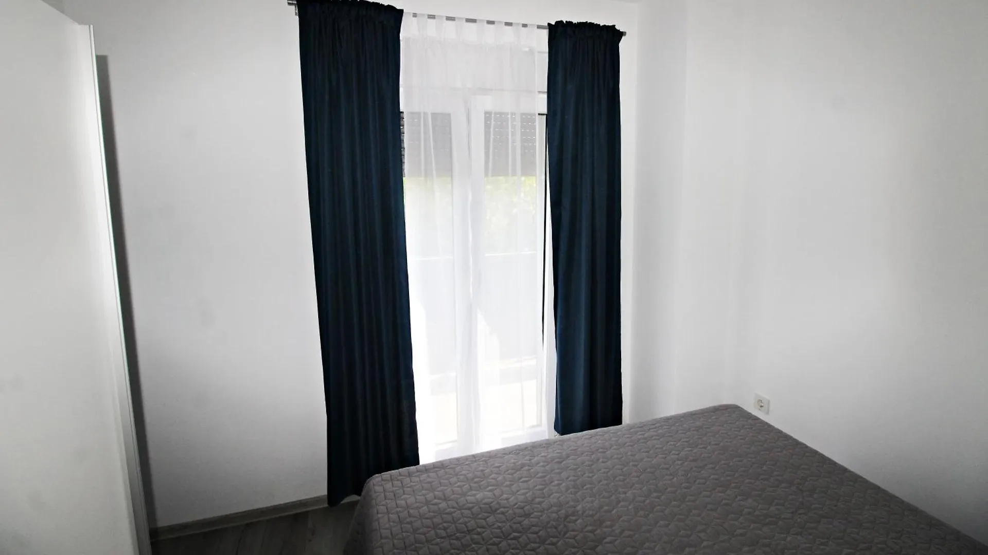Mell'S Apartments - Yellow Pula